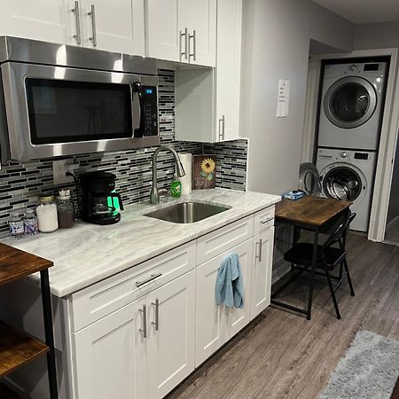Urban Retreat Basement Studio Only Two Blocks From Metro! Off Street Parking! Washington Exterior photo