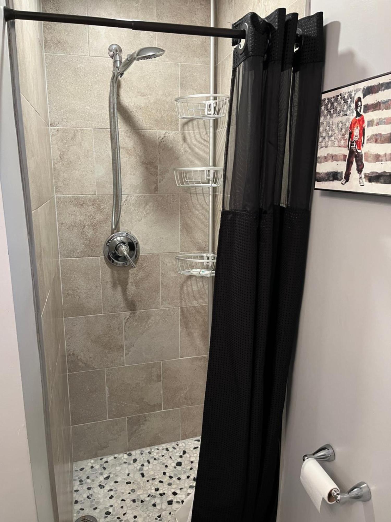 Urban Retreat Basement Studio Only Two Blocks From Metro! Off Street Parking! Washington Exterior photo
